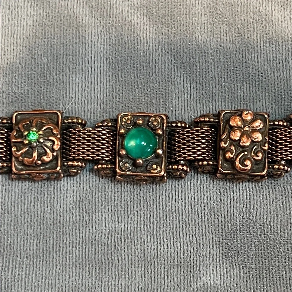 Vintage slide bracelet with floral charms & stone accents - Picture 7 of 17